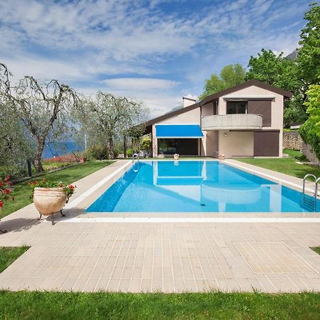 Villa Dismero-Un Oasi Di Lusso E Privacy Brenzone sul Garda Luaran gambar