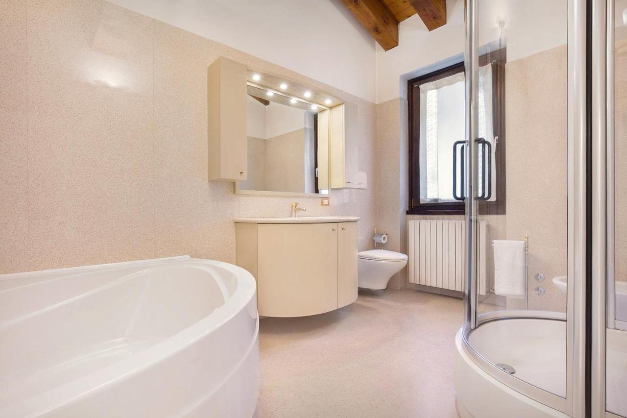 Villa Dismero-Un Oasi Di Lusso E Privacy Brenzone sul Garda Luaran gambar